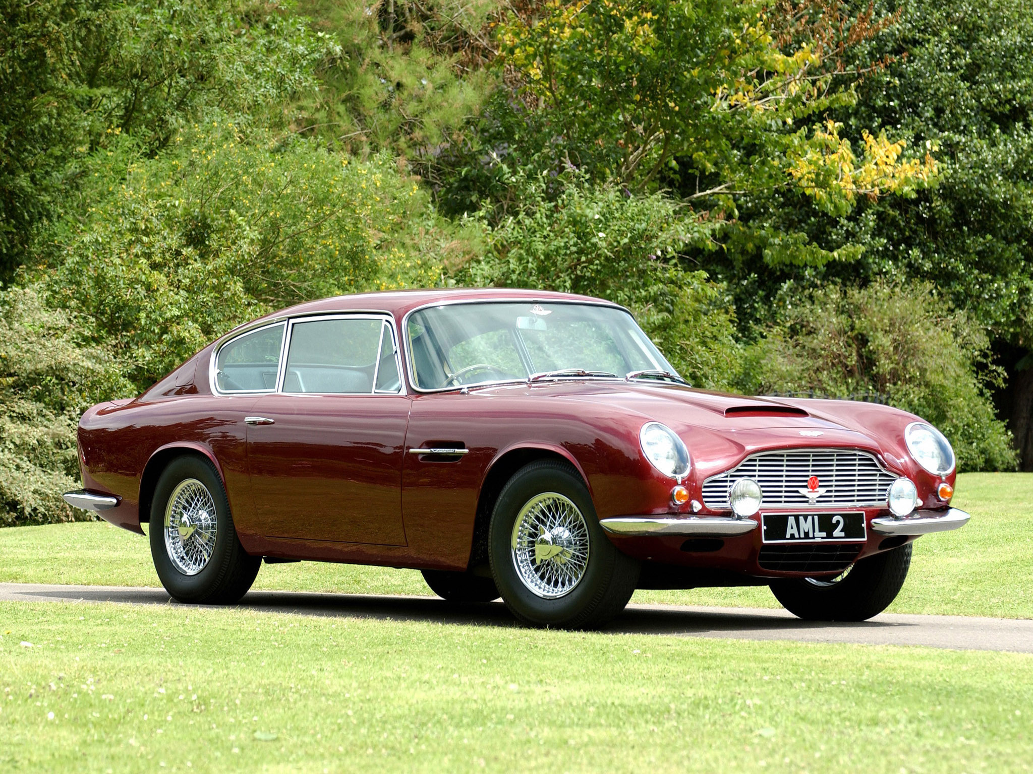 Aston Martin DB6 Vantage